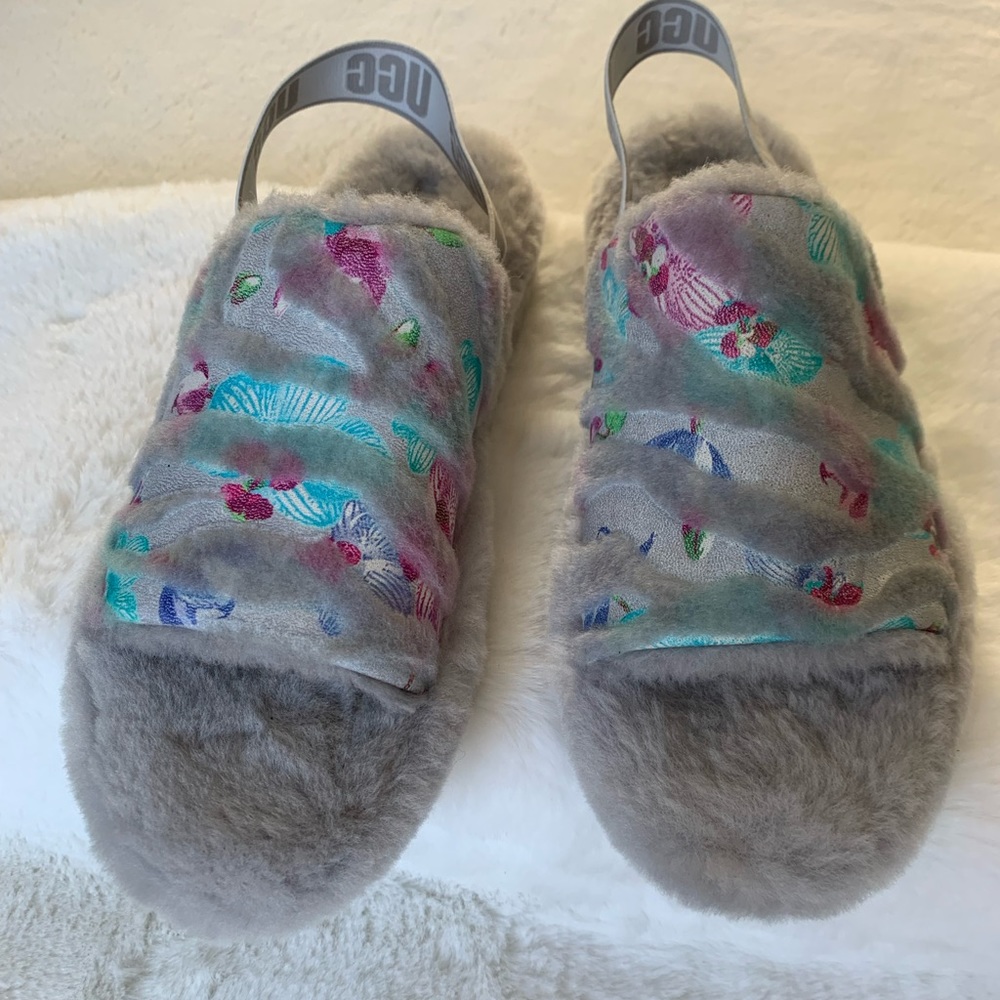 UGG SLIDE SLIPPERS - Picture 2 of 7